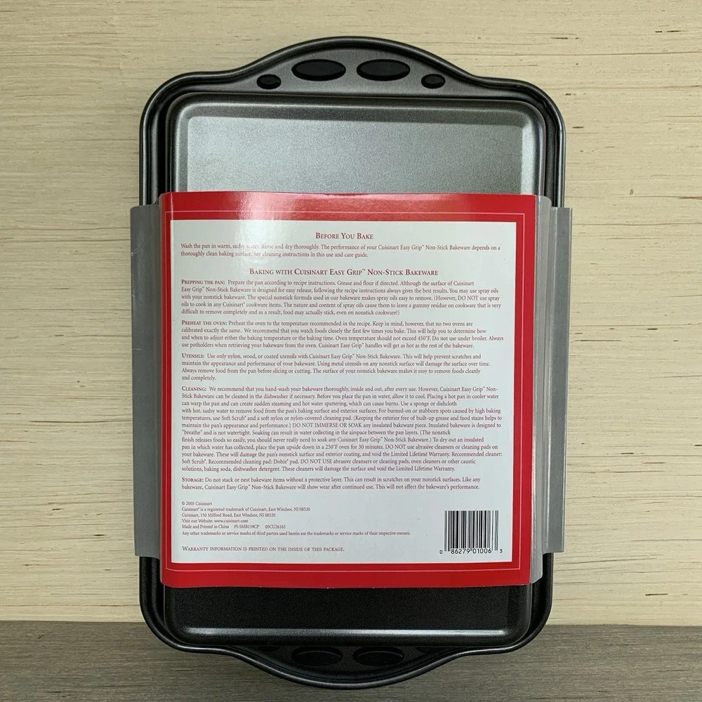 New Cuisinart Easy Grip Bakeware 13x9 Rectangular Silicone Non Stick Cake Pan - Picture 8 of 12